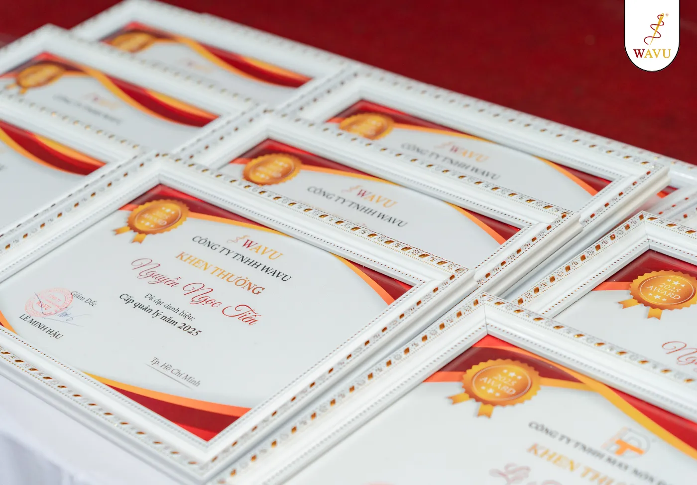 Bằng khen thưởng - vinh danh ngôi sao sáng giá