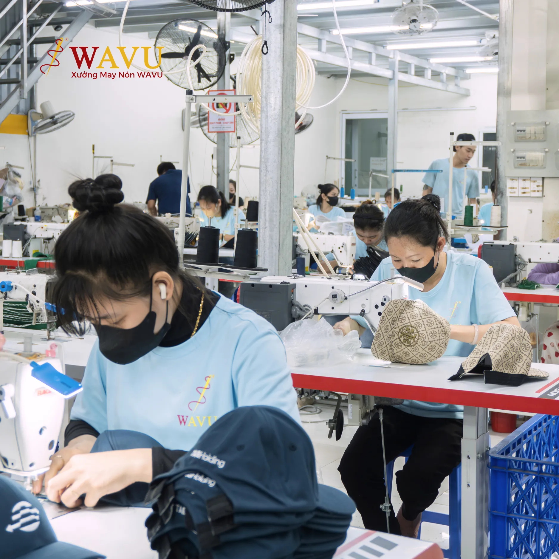 Xưởng may nón phong cách y2k