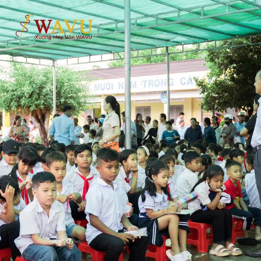 Học sinh trường tiểu học Tân Hiệp, Vĩnh Long